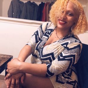 Meet your Posher, Evelyn